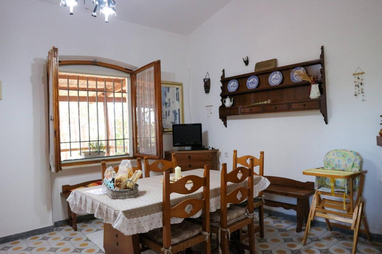 Villa Buonumore Porto Pino Exterior photo